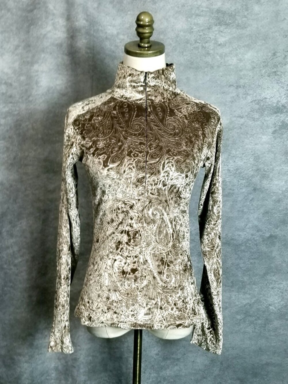 Skea Limited Shimmy Base Layer Top Size XS Paisley Velvet Mock Neck 1/2 Zip Ski